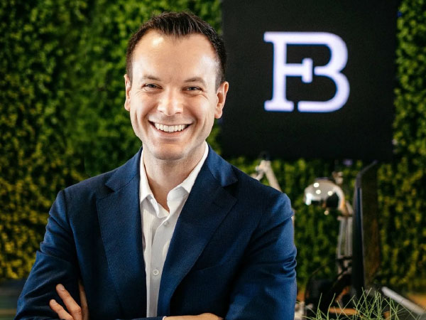 Verlässt Du dich auf deinen Steuerberater & Bänker – bist Du verlassen. Die wichtigsten Themen für einen Investor um ein 7-stelliges Portfolio aufzubauen, zu managen und zu entwickeln.ccccccccccccc